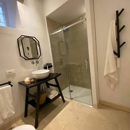 Croce Luxury With Air Conditioning, Wi-fi N0975 Апартаменты Сиракузы