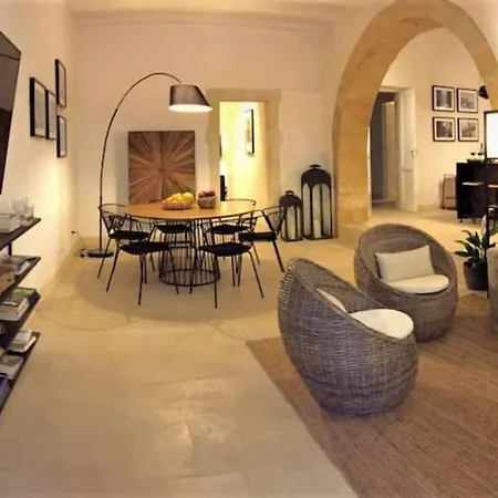 Appartement Croce Luxury With Air Conditioning, Wi-fi N0975 *